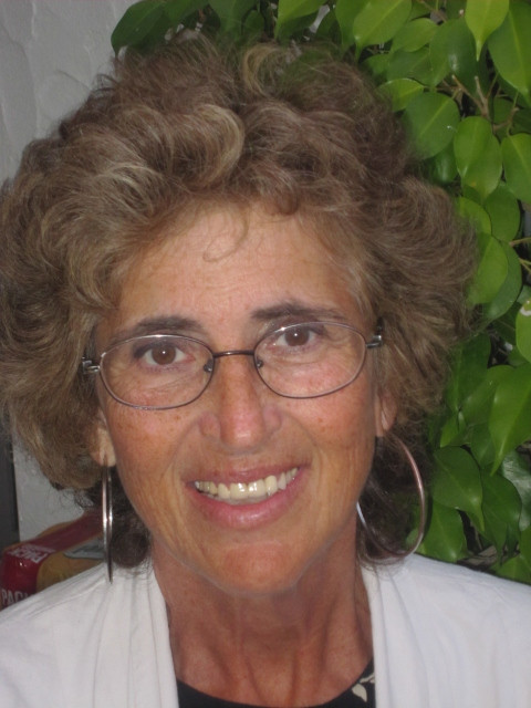<span class='identity '><span class="identity__username">Viviane </span></span> Viviane