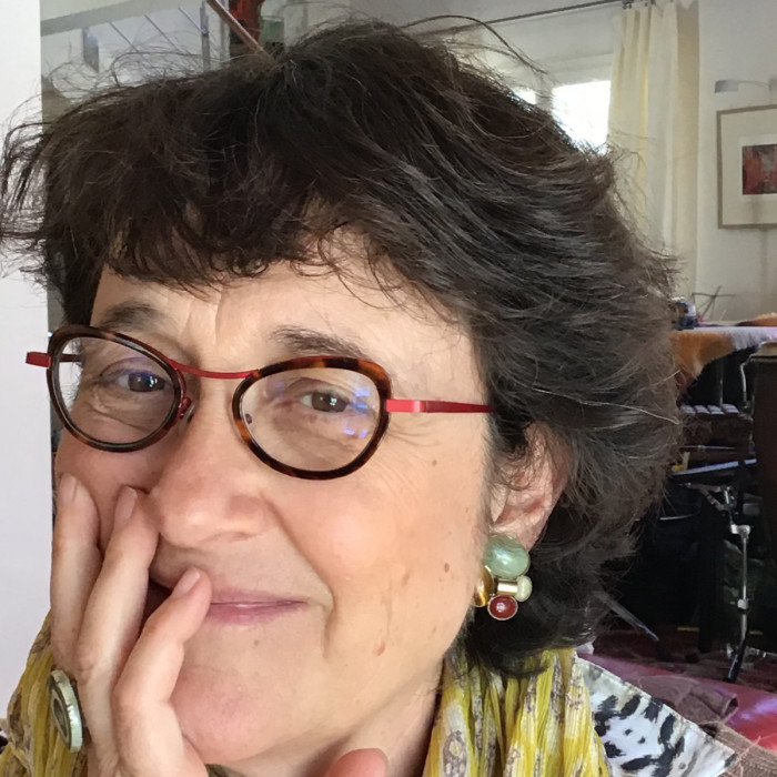 <span class='identity '><span class="identity__username">Sarah lanyi</span></span> Sarah lanyi