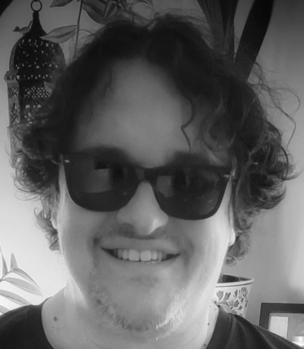<span class='identity '><span class="identity__username">Loris</span></span> Loris