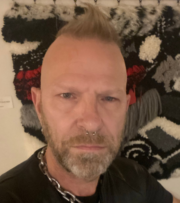 <span class='identity '><span class="identity__username">SergeLefox</span></span> SergeLefox