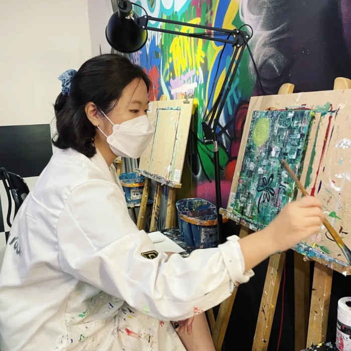 <span class='identity '><span class="identity__firstname">Habbine Estelle </span> <span class="identity__name">Kim</span> </span> Habbine Estelle Kim