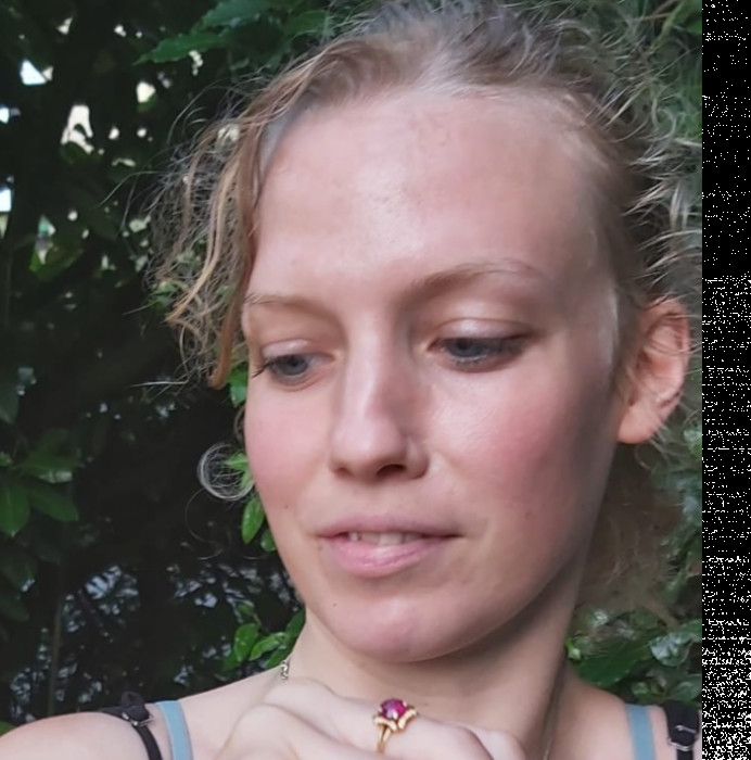 <span class='identity '><span class="identity__username">Laura Rita</span></span> Laura Rita