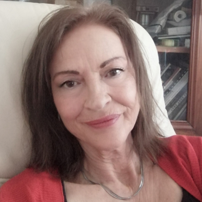 <span class='identity '><span class="identity__username">Lucido Chantal</span></span> Lucido Chantal