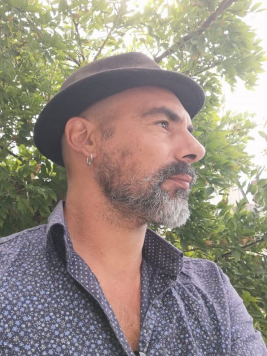 <span class='identity '><span class="identity__username">Davlo Dierid</span></span> Davlo Dierid