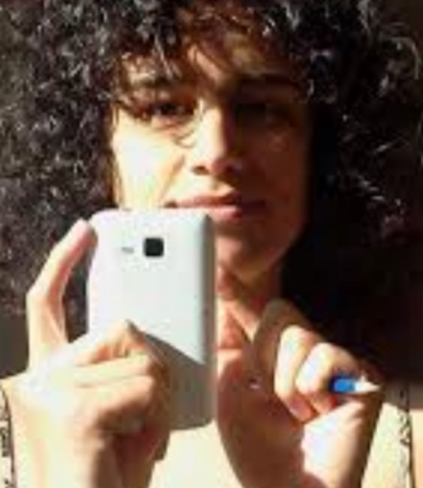 <span class='identity '><span class="identity__username">Behnaz Houshmandi</span></span> Behnaz Houshmandi