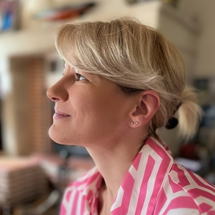 <span class='identity '><span class="identity__username">Karine</span></span> Karine