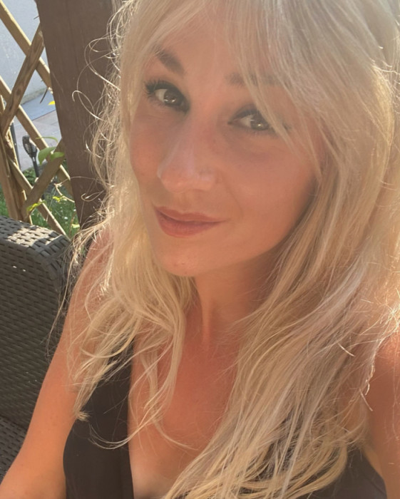 <span class='identity '><span class="identity__username">Sarah cvl</span></span> Sarah cvl