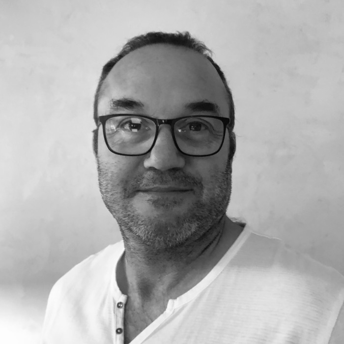 <span class='identity '><span class="identity__username">Hernandez</span></span> Hernandez