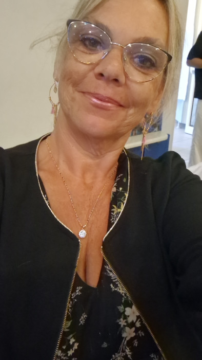 <span class='identity '><span class="identity__username">Les Pin So De Lau</span></span> Les Pin So De Lau