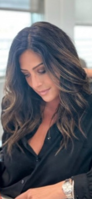 <span class='identity '><span class="identity__firstname">vanessa </span> <span class="identity__name">Kyriakos</span> </span> vanessa Kyriakos