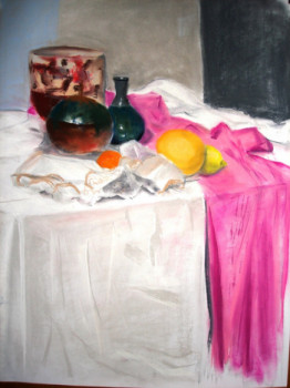 Œuvre contemporaine nommée « Objets et soie rose », Réalisée par GUILLOU