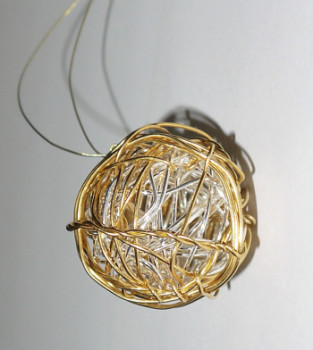 Œuvre contemporaine nommée « Sphère à porter/ Sphere to wear », Réalisée par ADRIENNE JALBERT