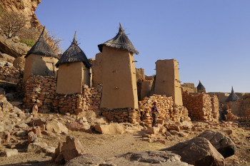 VILLAGE PAYS DOGON Sur le site d’ARTactif