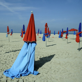 Œuvre contemporaine nommée « LES PARASOLS1 », Réalisée par CHRISTOPHE FABLET