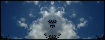 Œuvre contemporaine nommée « esprit nuage à moustache ~photo 3D », Réalisée par MIROIR PLANéTAIRE BLANC
