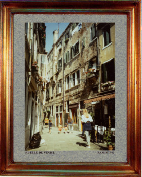 Œuvre contemporaine nommée « Italie, ruelle de Venise 1993 », Réalisée par EMILE RAMIS