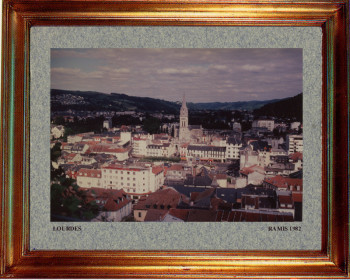 Œuvre contemporaine nommée « France, Lourdes 1982 », Réalisée par EMILE RAMIS