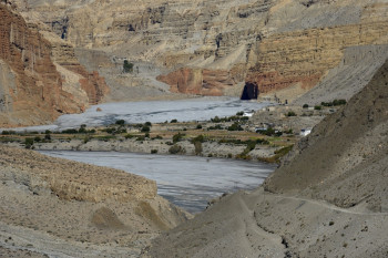 Œuvre contemporaine nommée « Village dans la vallée de la KALI GANDAKI », Réalisée par CHRISTOPHE FABLET