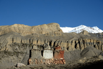 Chortens devant la chaîne des ANNAPURNAS Sur le site d’ARTactif