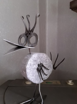 Œuvre contemporaine nommée « l oiseau clous », Réalisée par CRASQUIN