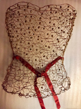 Corset with pearls Sur le site d’ARTactif