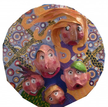 Œuvre contemporaine nommée « la ronde des amis », Réalisée par MARIE HUREL