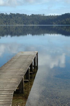 Œuvre contemporaine nommée « Ponton sur le lac », Réalisée par FLOPHOTOGRAPHE