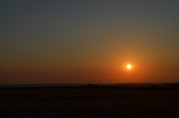 Eoliennes au couchant Sur le site d’ARTactif