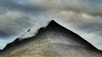 Œuvre contemporaine nommée « Walking on the Moon - Islande », Réalisée par HéLèNE TOURBINE