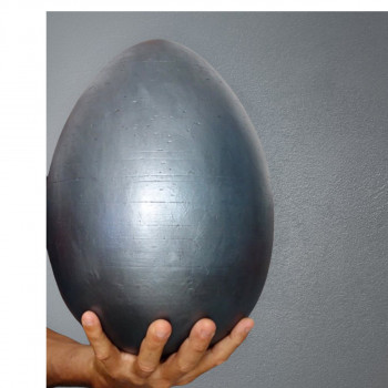 Œuvre contemporaine nommée « L’œuf gris », Réalisée par FREDASTERRE
