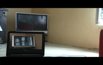 Œuvre contemporaine nommée « screenshot from "Madonna lave les rideaux chez moi" », Réalisée par DAVID SROCZYNSKI