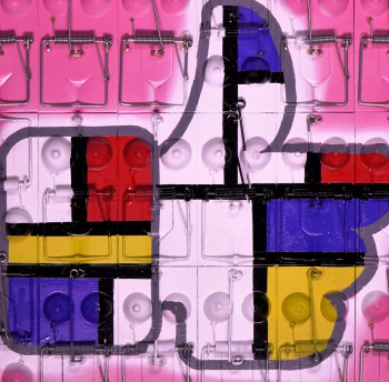 Œuvre contemporaine nommée « C'est un spécifique 'Like" en Mondrian et servi en "Pink" », Réalisée par GLITCHMINISTER