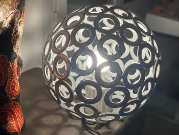 Œuvre contemporaine nommée « Sphère acier », Réalisée par YUD CREATION