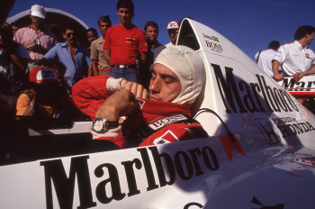 Œuvre contemporaine nommée « Préparatif pour Ayrton Senna », Réalisée par DOMINIQUE LEROY