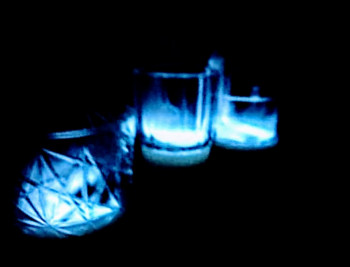 Œuvre contemporaine nommée « Flammes cocktails », Réalisée par LAURENCE SAUVIGNON