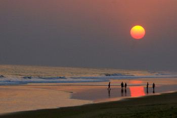Œuvre contemporaine nommée « Coucher de soleil sur le Kerala. Inde », Réalisée par DOMINIQUE LEROY
