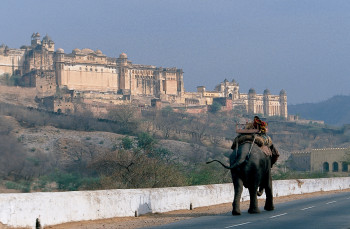 Œuvre contemporaine nommée « Fort d'Amber. Rajasthan. Inde », Réalisée par DOMINIQUE LEROY