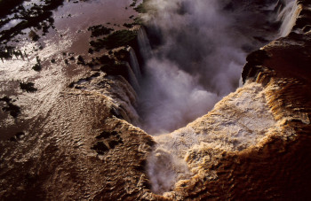 Œuvre contemporaine nommée « Chutes Iguaçu. Coté Brésil », Réalisée par DOMINIQUE LEROY