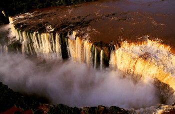 Œuvre contemporaine nommée « Iguazu Falls 2 », Réalisée par DOMINIQUE LEROY
