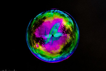 Œuvre contemporaine nommée « bulle de savon », Réalisée par IGOR OCHMIANSKY