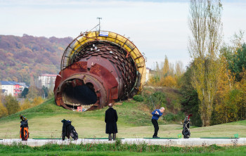 Œuvre contemporaine nommée « Golf à Longwy », Réalisée par JB