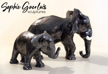 Œuvre contemporaine nommée « Eléphants d'Afrique, mère et son petit », Réalisée par SOPHIE GUERLAIS