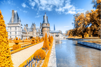 Œuvre contemporaine nommée « Chateau de Maintenon univers orange », Réalisée par GAETAN COLMART