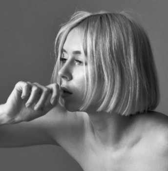 Œuvre contemporaine nommée « Laura 01 », Réalisée par ALAIN PRUNIER