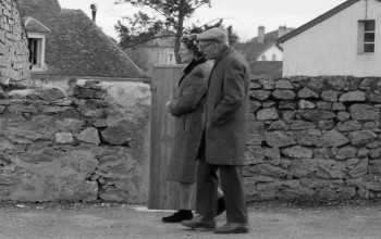 Œuvre contemporaine nommée « Le couple se promène à Vezelay », Réalisée par CASSANDRE