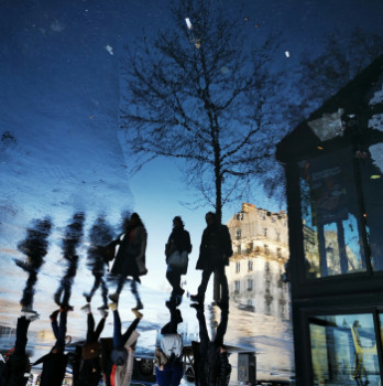 Œuvre contemporaine nommée « LA TETE DANS LES ETOILES », Réalisée par NOURDINE TARKANY