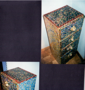 Œuvre contemporaine nommée « armoire récupéré, peint et décoré. », Réalisée par MITRA SHAHKAR
