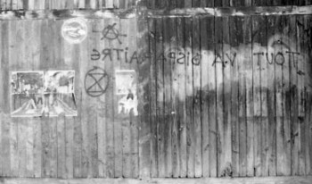 Œuvre contemporaine nommée « Graffs sur porte bois au quartier des Chartrons à Bordeaux », Réalisée par CASSANDRE