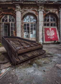 Œuvre contemporaine nommée « Palác piano », Réalisée par ROBBIN_URBX