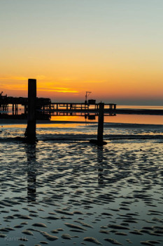 Œuvre contemporaine nommée « Ponton de pèche et son couché de soleil. », Réalisée par PHOTOS PASSION DéVORANTE